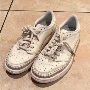 EUC Nike Air Jordan Women White Leather Shoe US 8
